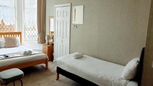 海布里酒店客房内的一张或多张床位