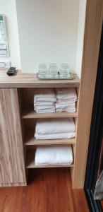 台东暖屋 的毛巾架和毛巾架