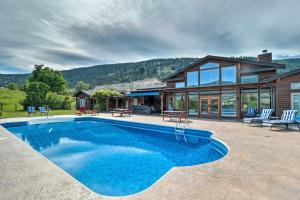 OyamaCountry Villa on Kalamalka Lake with Pool!的相册照片