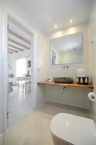 Birikos Studios & Apartments的一间浴室