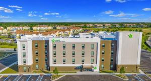 夏洛特港Extended Stay America Premier Suites - Port Charlotte - I-75的享有酒店空中景色,设有停车场