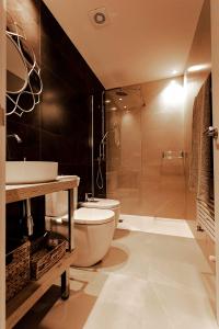 RIOJAVALLEY Apartamentos的一间浴室
