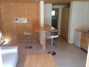 2-Zimmer Ferienwohnung,Parterre,Sitzplatz,Garage的厨房或小厨房