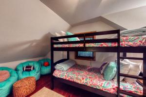 北康威Artist Brook Escape的双层床间 - 带两张双层床