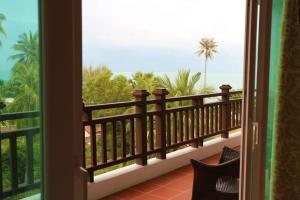 卡农Khanom Beach Residence Rental Condo的海景阳台。