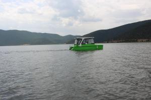 普雷斯帕Kivotos Epavlis的湖中绿舟