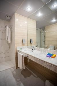 Hq拉加勒瑞尔酒店的一间浴室