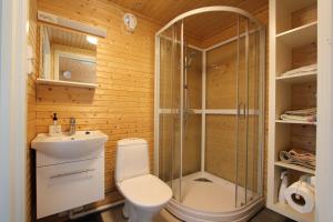 林根峡湾露营度假屋的一间浴室