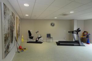多米提斯拉洛斯杜贝弗罗伊酒店的健身中心和/或健身设施