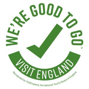 布莱克浦The Wilton International的绿色的x标志,加上单词,是参观英格兰的好方法