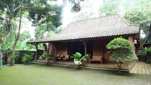 三宝垄Villa Karang Kedempel Bandungan SimplyHomy的相册照片