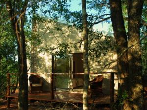 赫卢赫卢韦阿梅堪比旅舍的森林中心的房子