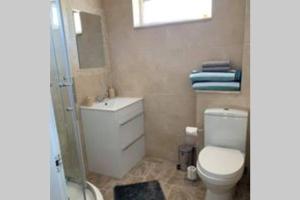 Creag Mhor Self Catering Holiday Apartment的一间浴室