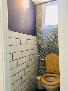 Shantell Boutique Apartments的一间浴室