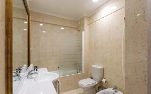 Hotel Afonso V & SPA的一间浴室