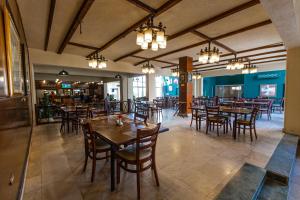 Marina Wadi Degla Hotel餐厅或其他用餐的地方