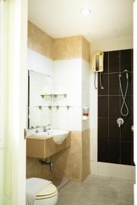 Sirin Hotel & Resident的一间浴室