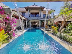 Artoria Dream Villas Bali内部或周边的泳池