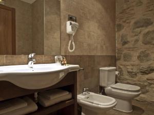 拉斯莱耶恩达斯酒店的一间浴室