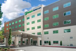 亚特兰大Holiday Inn Express & Suites Atlanta Airport NE - Hapeville, an IHG Hotel的医院建筑的形象