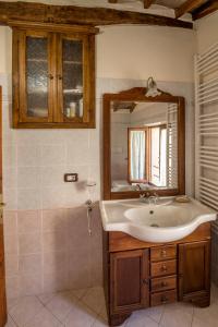 caratteristico appartamento Grazia centro storico的一间浴室