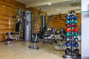 Rede Andrade Luxor的健身中心和/或健身设施