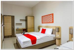 RedDoorz near Jogja City Mall 4客房内的一张或多张床位