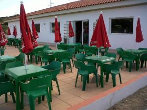 Hostal Ayamonte Los Mellizos餐厅或其他用餐的地方