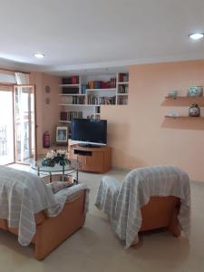 Apartamento en calle Real的休息区