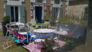 Mortagne-sur-GirondeGrande maison charentaise avec vue sur le chenal superbes couchés de soleil sur l estuaire de la gironde!的相册照片