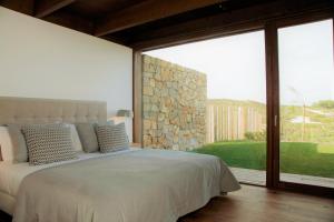 West Cliffs Ocean and Golf Resort客房内的一张或多张床位