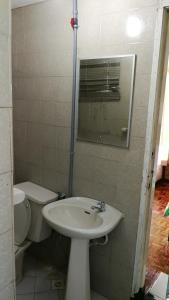 Villa Putra PWTC R3 Single Room的一间浴室