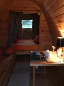 Norwell view farm glamping with hot tubs客房内的一张或多张床位