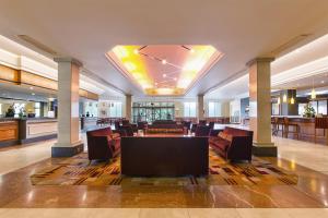 Mercure Daventry Court Hotel餐厅或其他用餐的地方