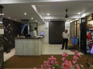 Shivani Palace Hotel, Restaurant & Party Hall大厅或接待区
