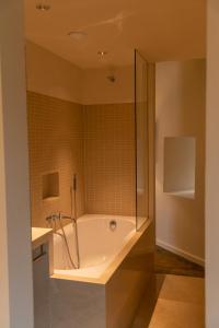 贝格城堡酒店的一间浴室