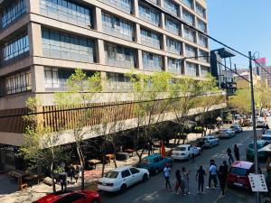 约翰内斯堡Stunning Maboneng Precinct Studio Apartment at 12 Decades Building的相册照片