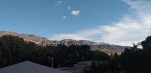 蒂尔卡拉拉斯玛丽亚精品酒店的享有山脉和山脉的美景