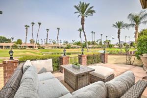 棕榈荒漠Upscale Palm Desert Escape with Patio and Shared Pool!的相册照片