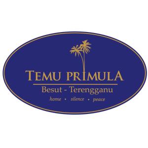 Kampong Seberang TimorTEMU PRIMULA的上面有棕榈树的蓝色标签