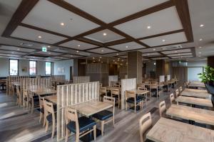 HOTEL ROUTE-INN Chiba Hamano -Tokyowangan doro-餐厅或其他用餐的地方