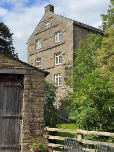 West BurtonWonderfully Scenic and Comfortable Dales Mill Property的相册照片