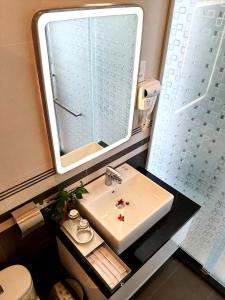Dong Hai Hotel _ Rach Gia的一间浴室