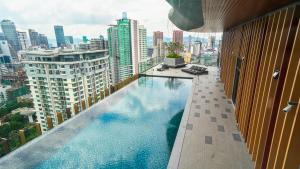 Ceylonz Starlight Suites Bukit Bintang内部或周边的泳池