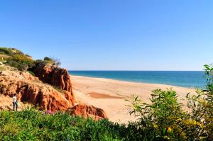 韦尔都勒博Casa Vale do Lobo 114 - Great Townhouse few minutes walk from Beach Praca的相册照片