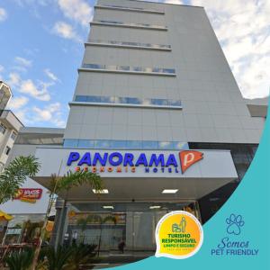 伊帕廷加Hotel Panorama Economic的前面有标志的建筑
