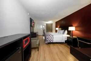 苏万尼Red Roof Inn Atlanta - Suwanee/Mall of Georgia的相册照片