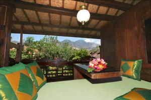 佩母德兰蓬杜萨里海滩及Spa度假酒店的山景客房 - 带一张床