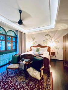 The Knight House Bangkok客房内的一张或多张床位