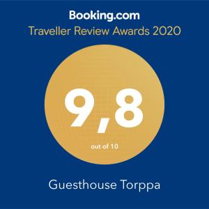 KorkeakoskiGuesthouse Torppa的黄色圆圈,带文字旅行评论奖